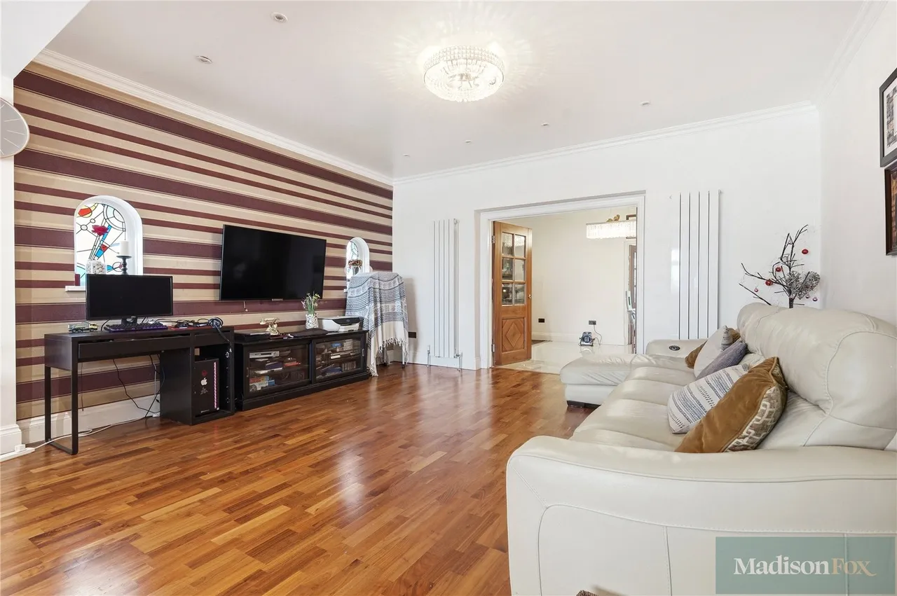 Manor Road, Chigwell, IG7, photo 5