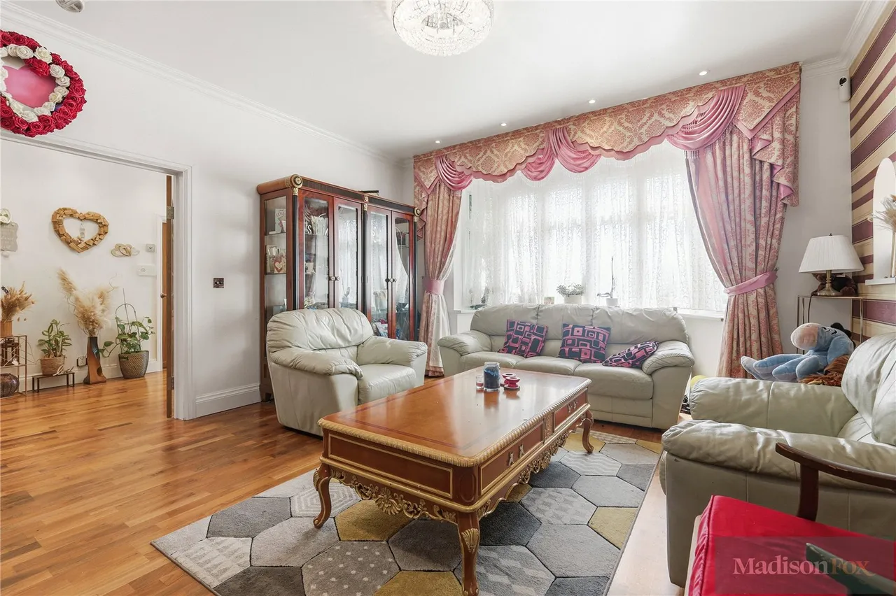 Manor Road, Chigwell, IG7, photo 4