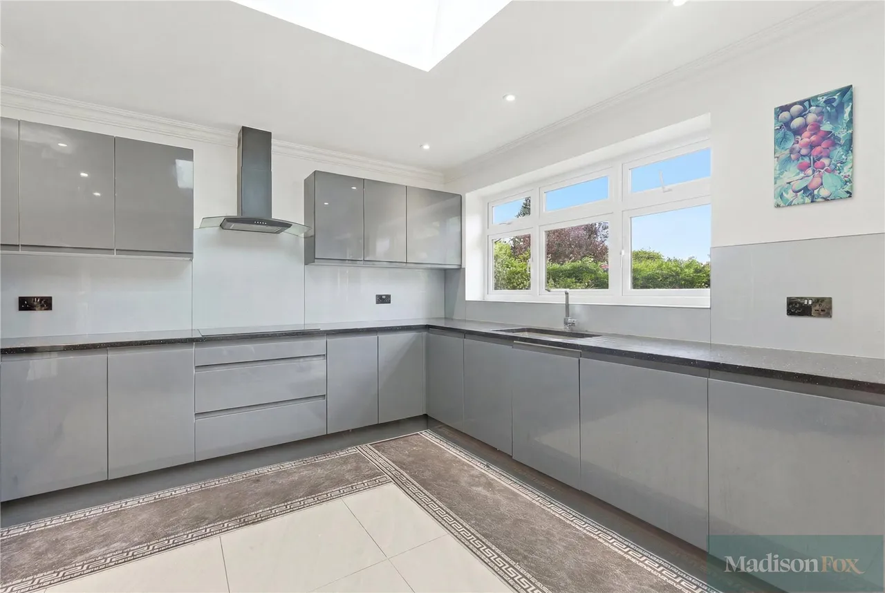 Manor Road, Chigwell, IG7, photo 8