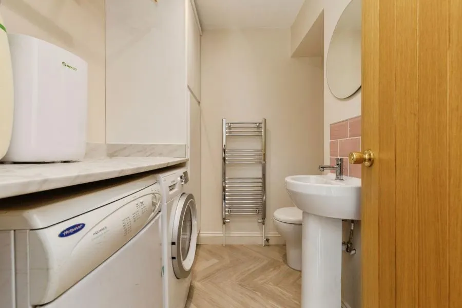 Bristol Road, Hambrook, BS16, photo 8