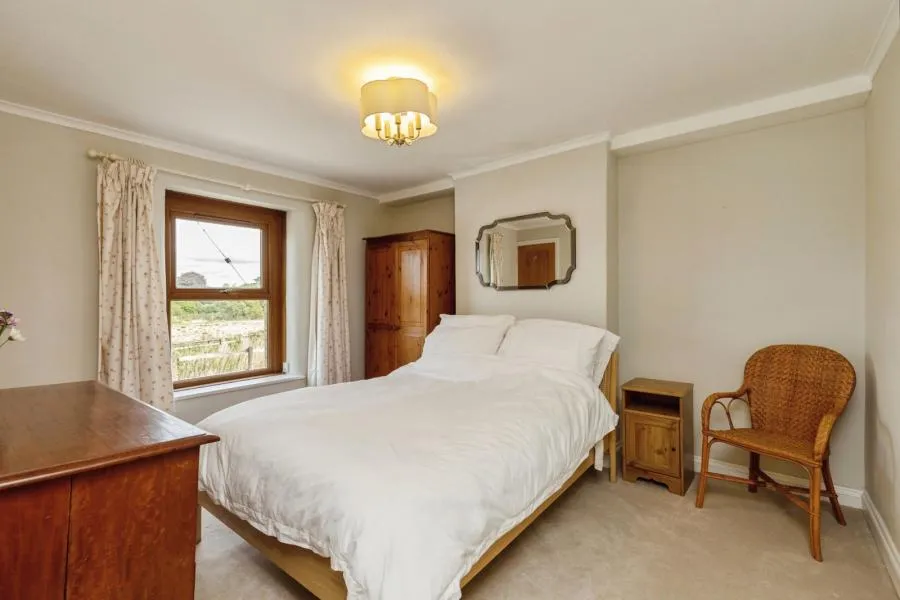 Bristol Road, Hambrook, BS16, photo 9