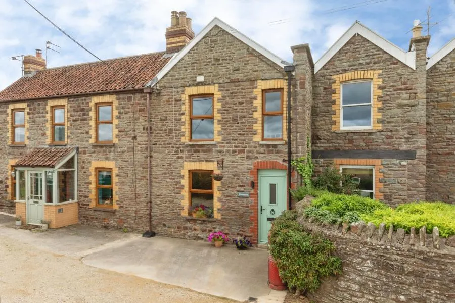 4 bed house to rent, Bristol Road, Hambrook, BS16