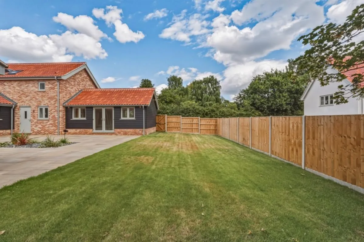 Nightingale Close, Knodishall, photo 32