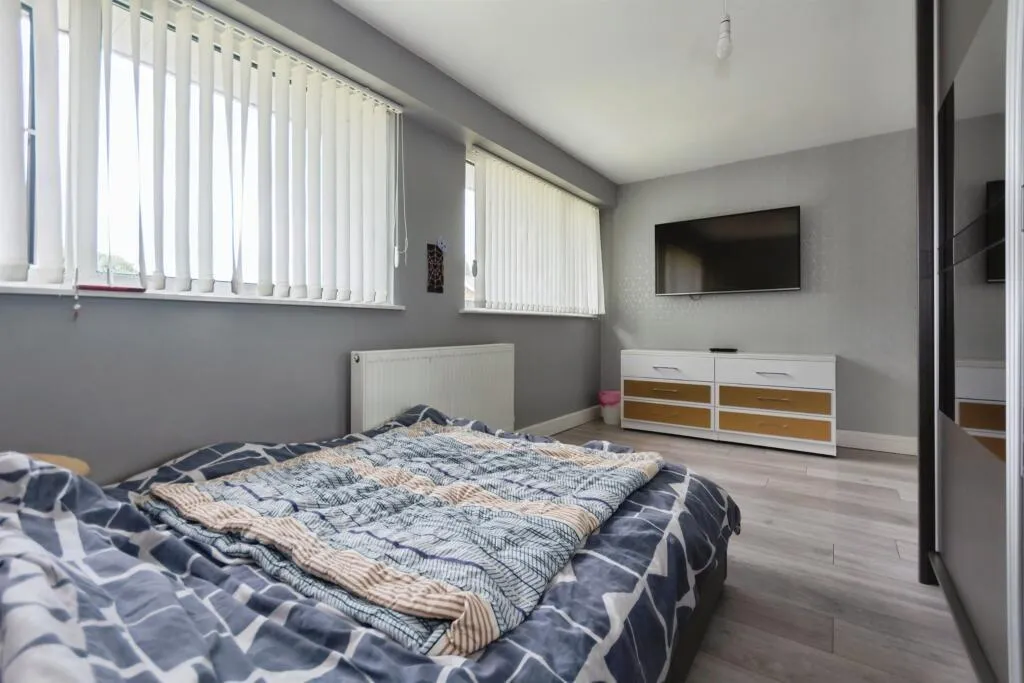 Vale Close, Birmingham, B32, photo 8