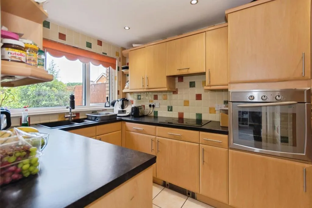 Vale Close, Birmingham, B32, photo 6