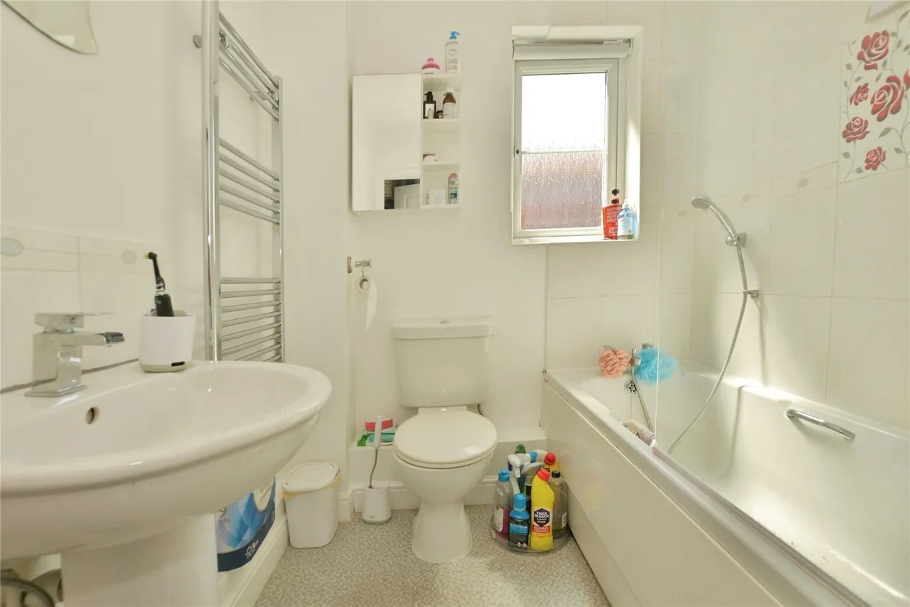 Grenadier Way, Ashford, TN23, photo 13