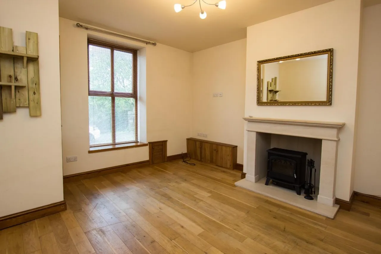 Graham Street, Hoddlesden, BB3, photo 2