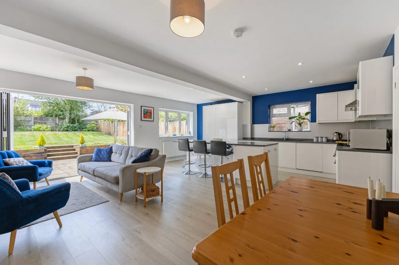 Mayfield Close, Harpenden, Hertfordshire, AL5 3LG, photo 2