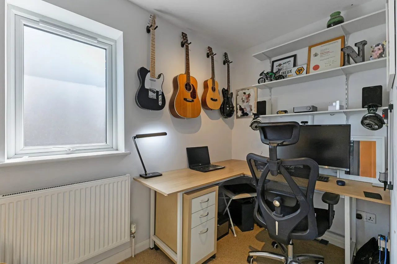 Mayfield Close, Harpenden, Hertfordshire, AL5 3LG, photo 8