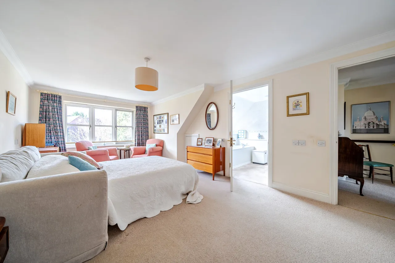 St. Marys Court, Beaconsfield, HP9, photo 6