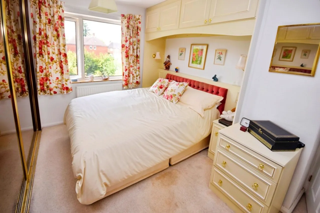 Blenheim Road, Shirley, photo 9