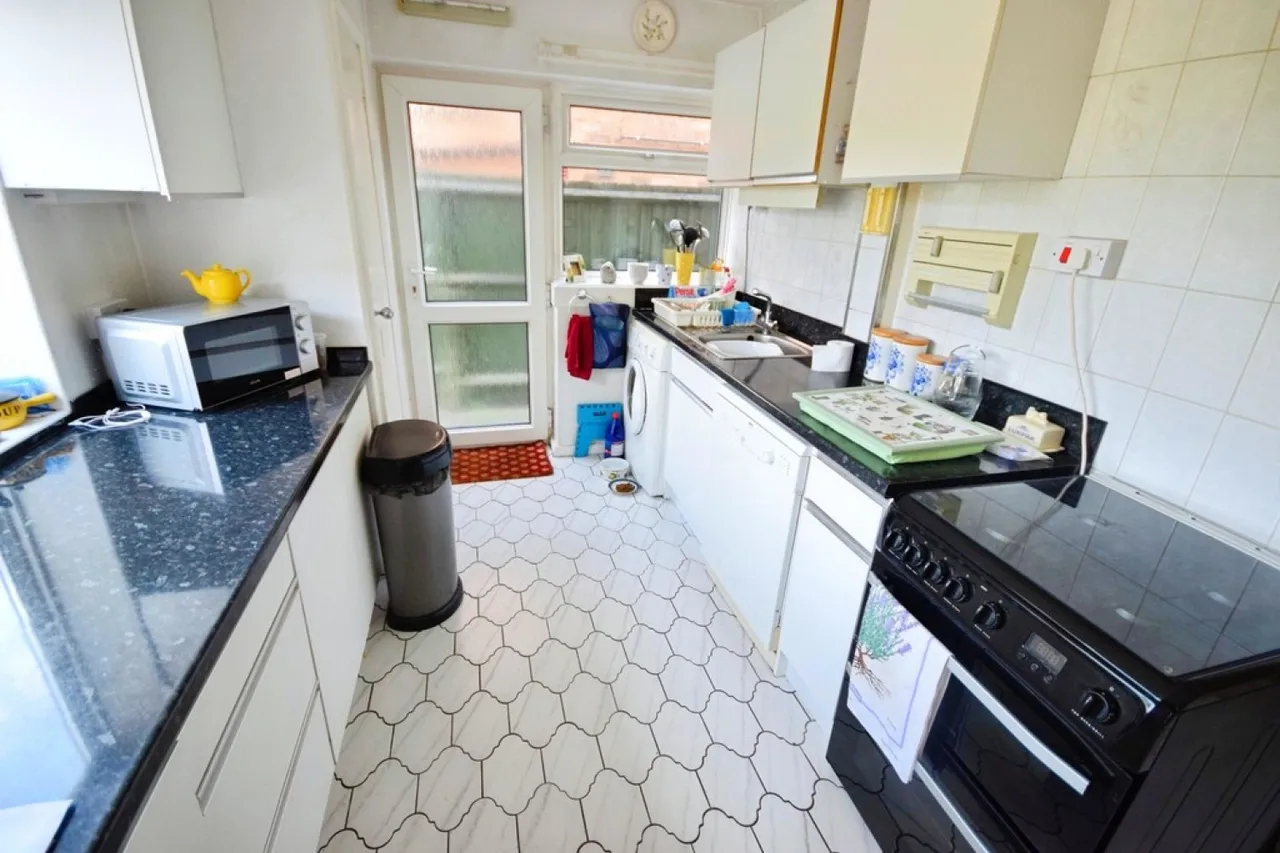 Blenheim Road, Shirley, photo 3