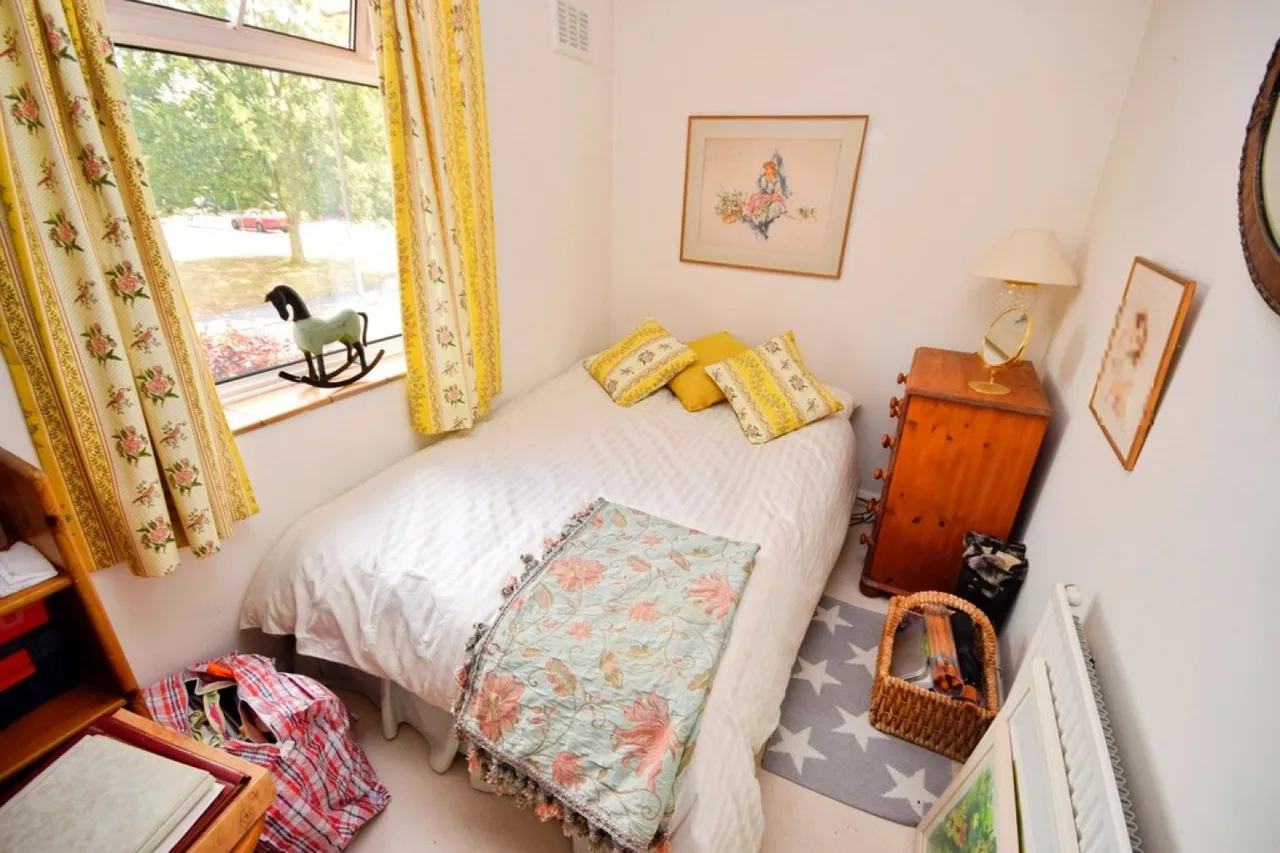 Blenheim Road, Shirley, photo 11