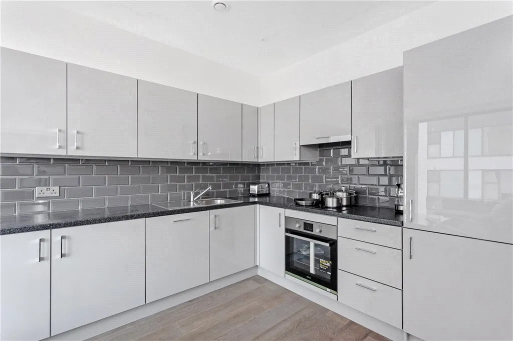 Milner Road, London, SW19, photo 3