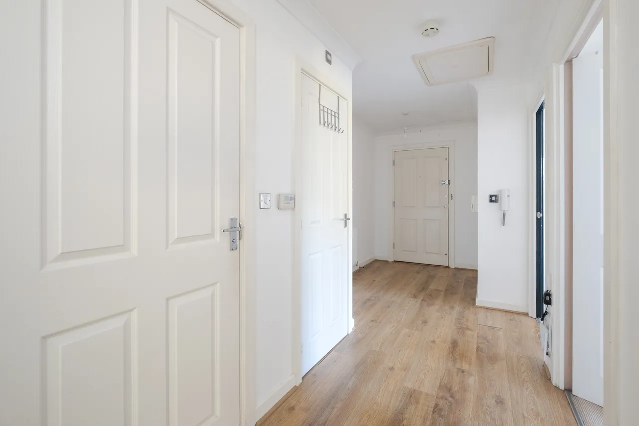 Coppetts Road, London, N10, photo 8