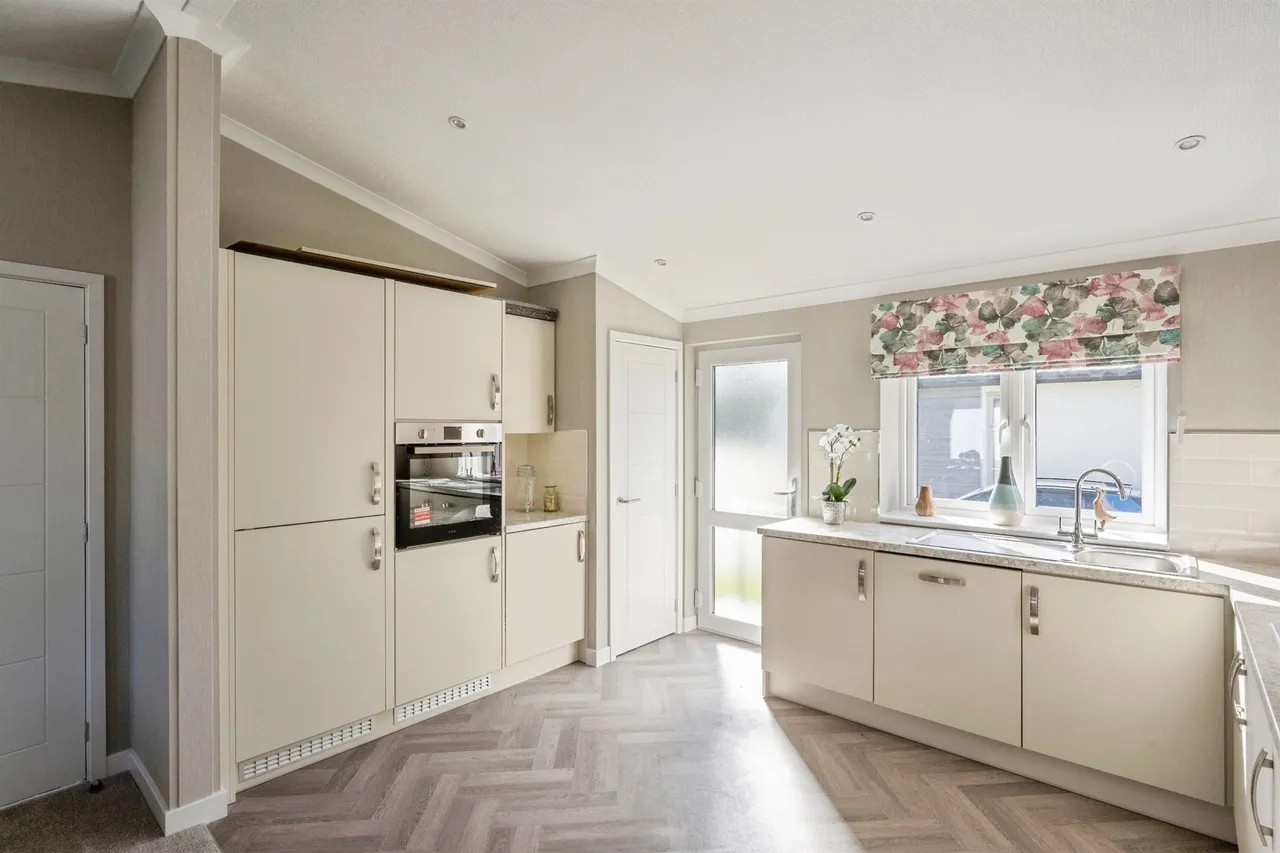 Sandtoft Road, Belton, Doncaster, photo 4
