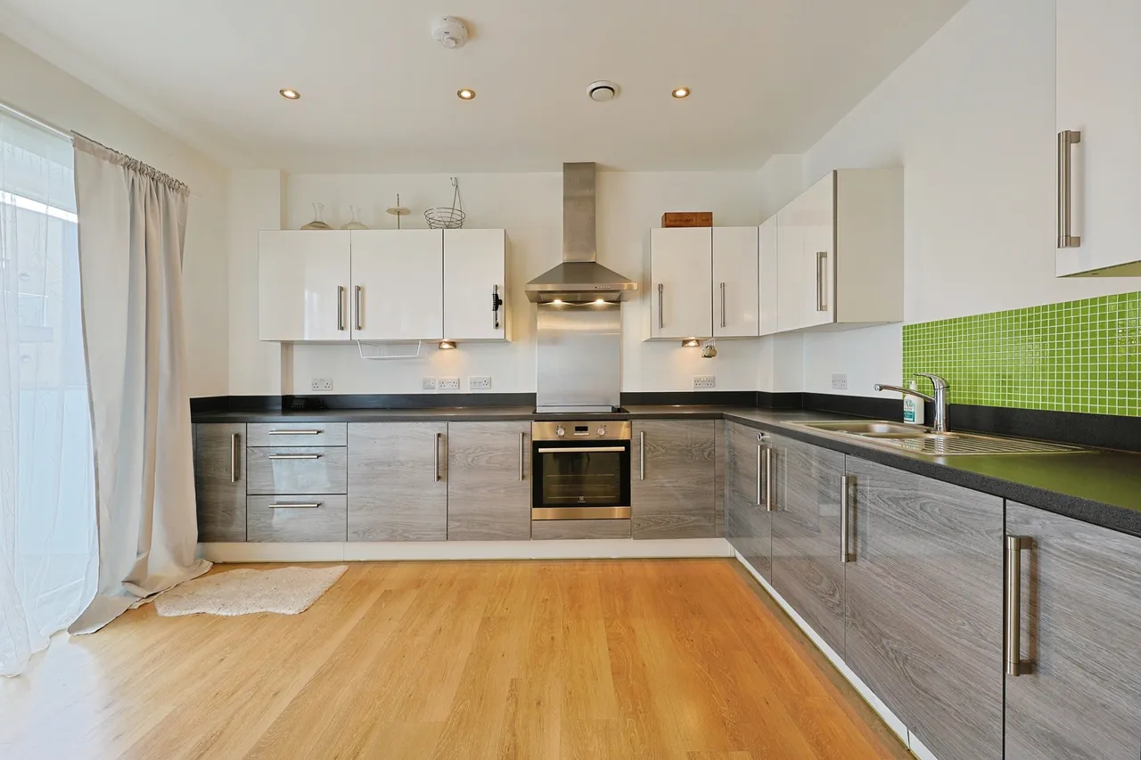 5 Park Royal, London, photo 3