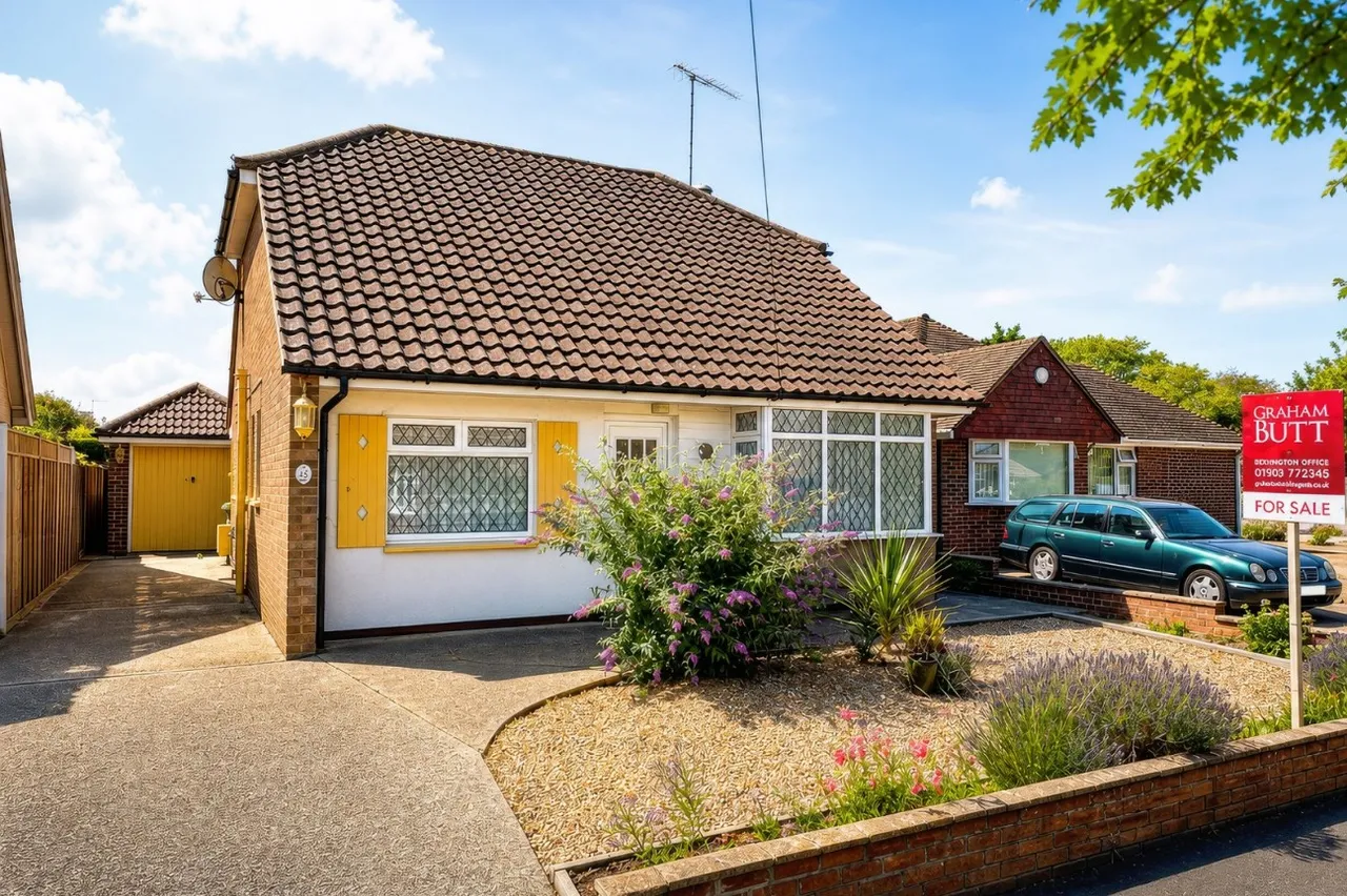 2 bed house for sale, Rustington, Littlehampton, BN16