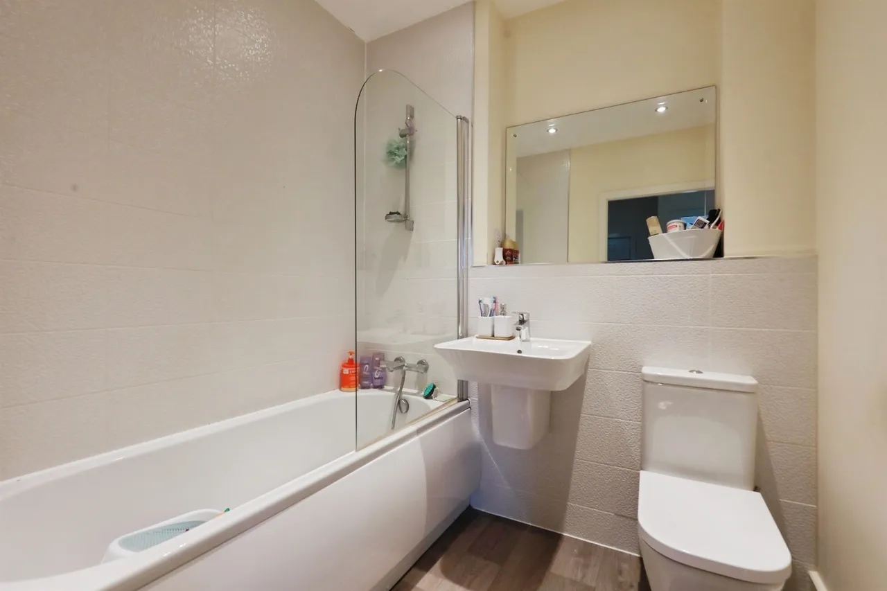 Mallard Close, Southam, photo 8