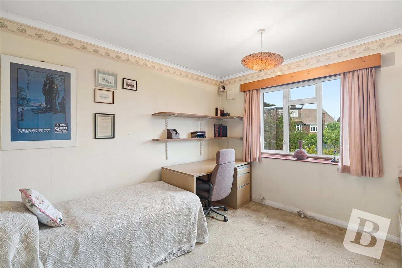 Chafford Gardens, West Horndon, CM13, photo 10