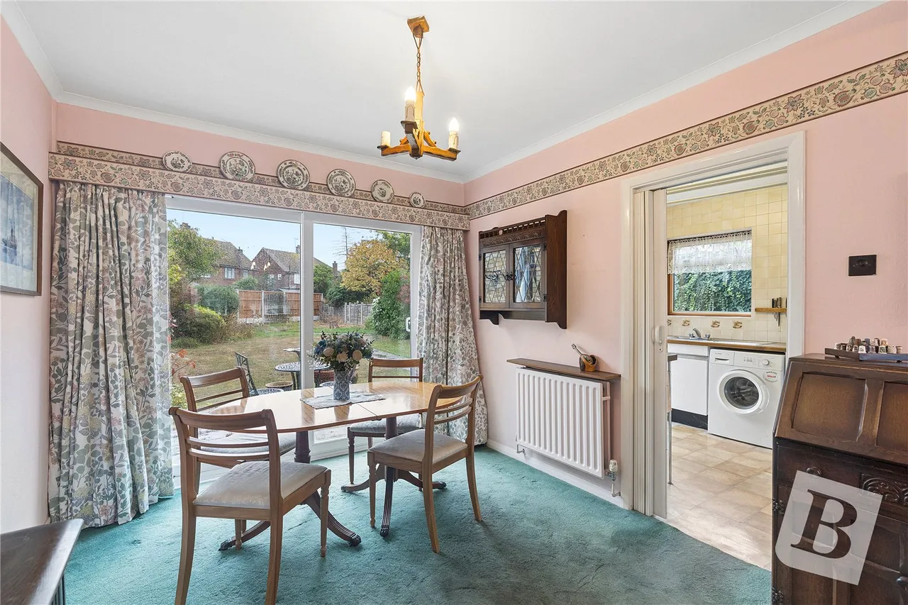 Chafford Gardens, West Horndon, CM13, photo 4