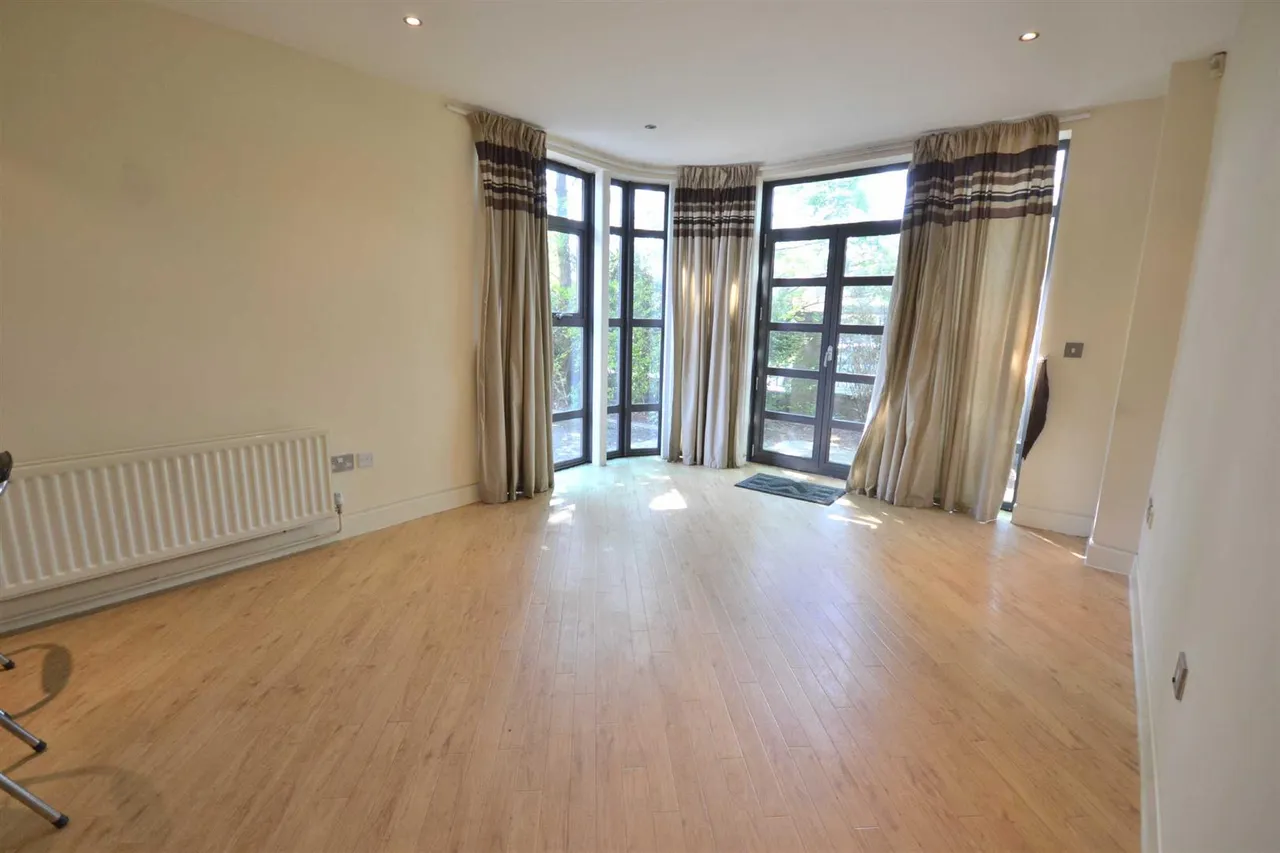 Mayfair Gardens, 64 Bury New Roads, Whitefields, Manchester, M45 7EL, photo 2