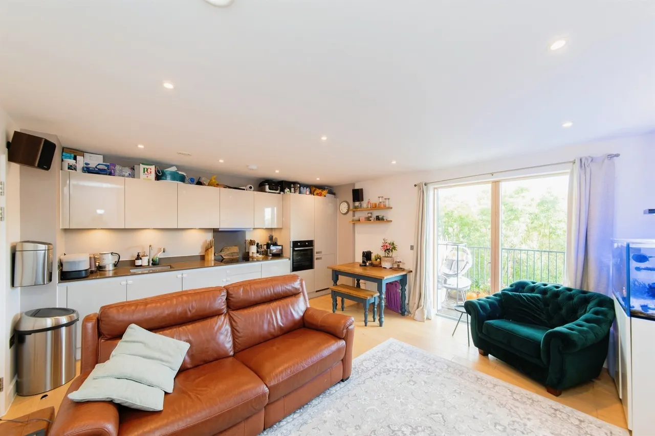 2 bed flat for sale — Riverwell Close, Watford