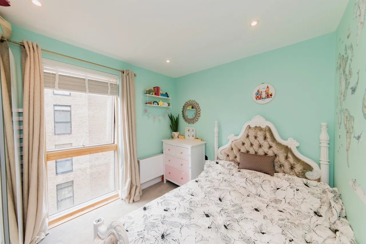 Riverwell Close, Watford, photo 8