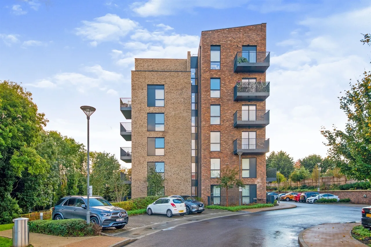 Riverwell Close, Watford, photo 10