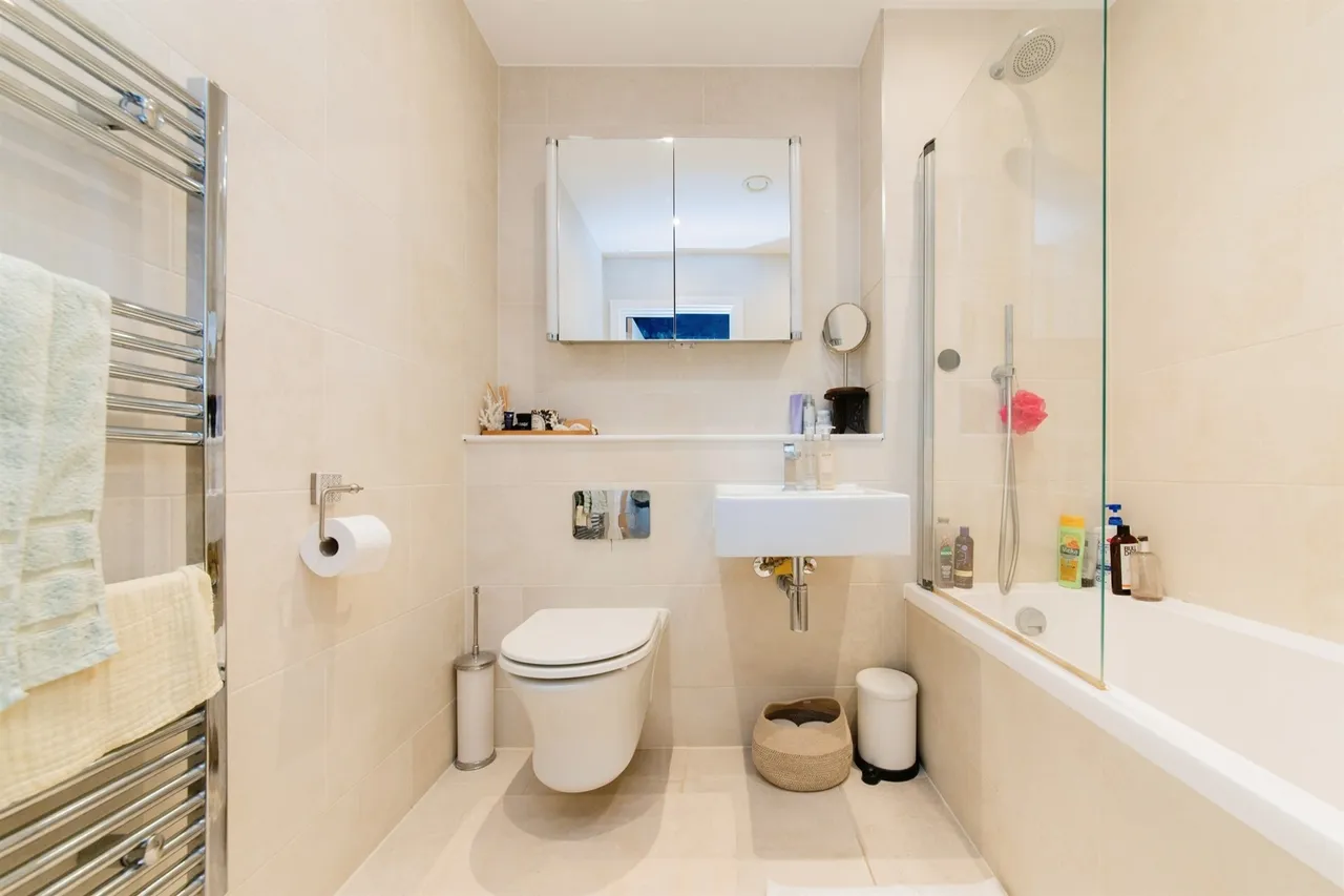 Riverwell Close, Watford, photo 9