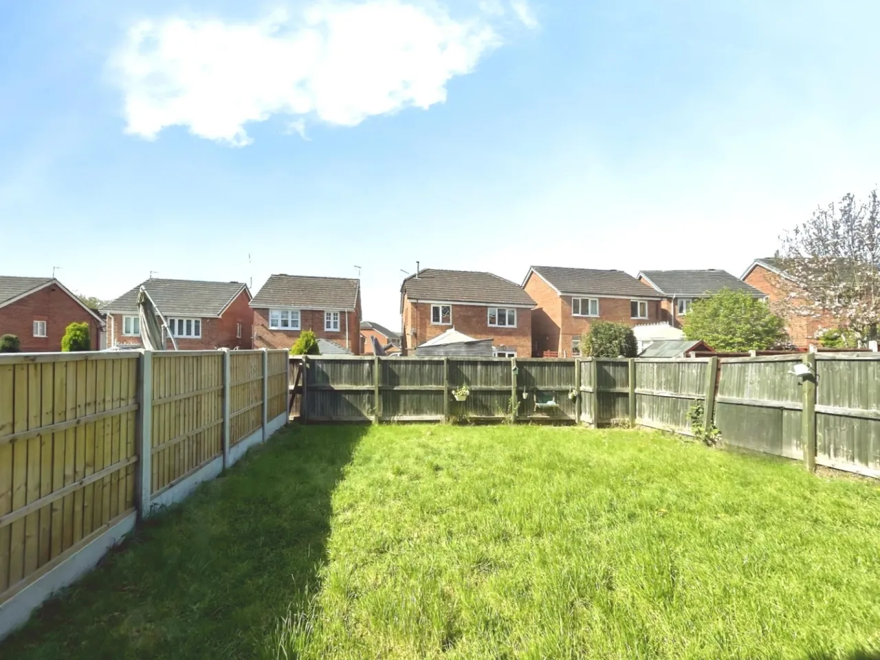 Lawnwood Drive, Goldthorpe, Rotherham, S63 9GD, photo 8