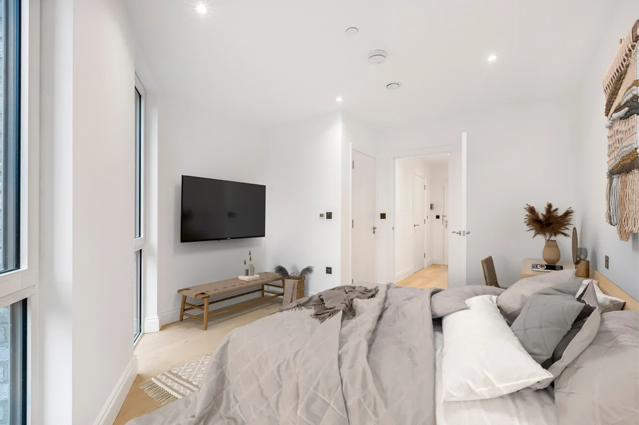 High Road, Leyton, E10, photo 5