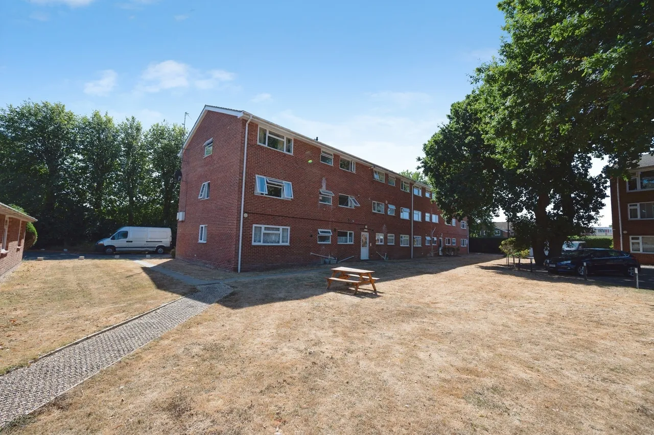 Westfield Avenue, Hayling Island, PO11, photo 7