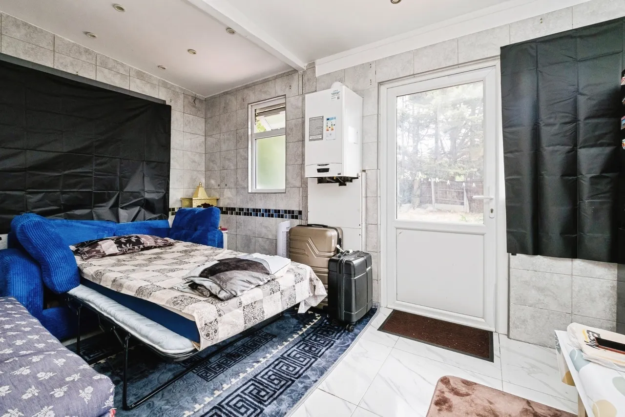 Manning Road, DAGENHAM, ESSEX, RM10, photo 9