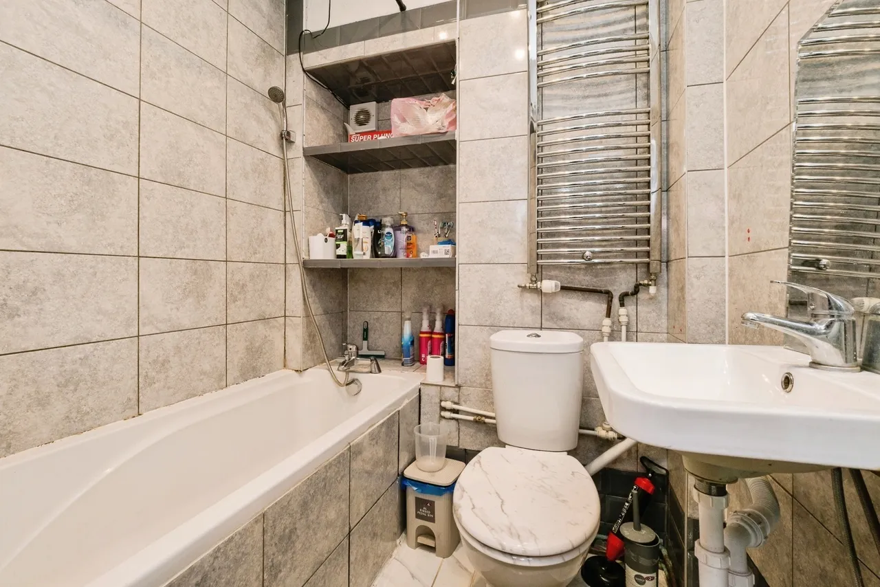 Manning Road, DAGENHAM, ESSEX, RM10, photo 5