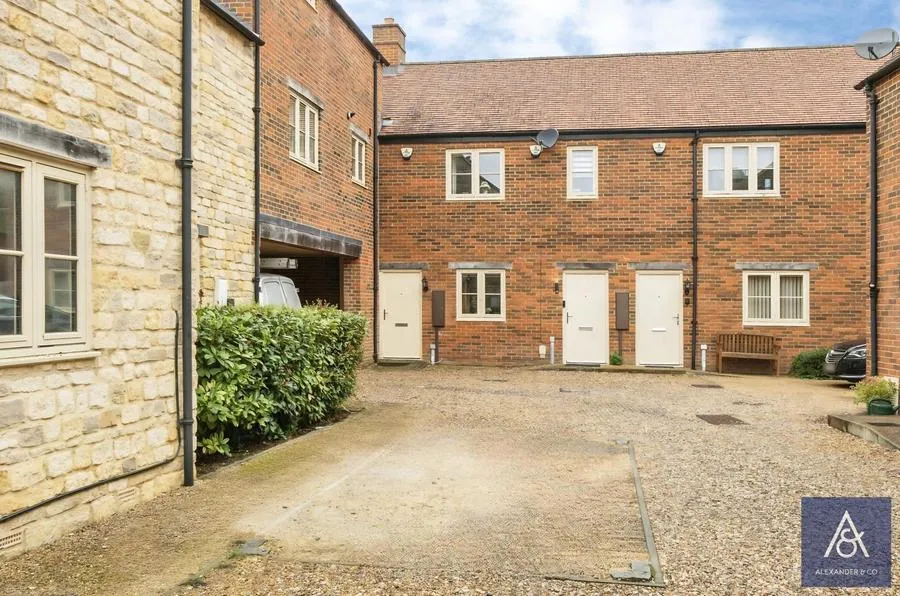 2 bed house for sale, Print Works Close, Brackley, NN13