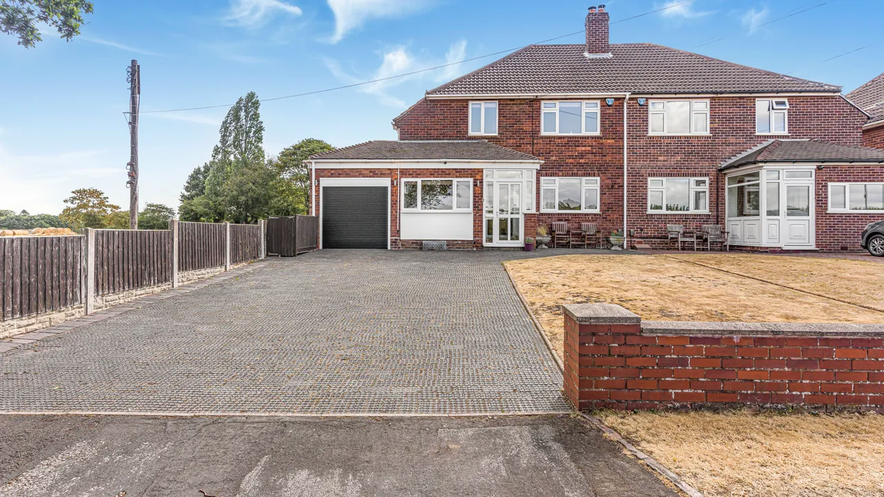 3 bed house for sale — Grange Lane, Sutton Coldfield, Sutton Coldfield, B75 5LS