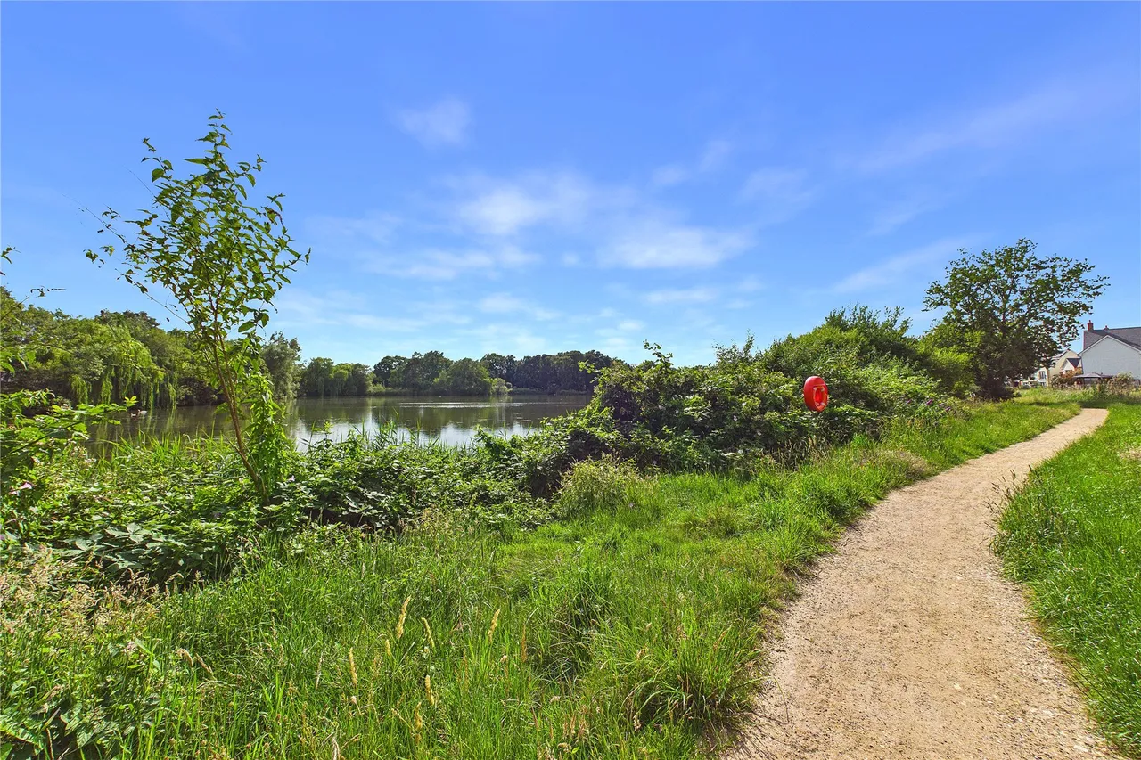 Lakeview Lane, Mytchett, GU16, photo 19