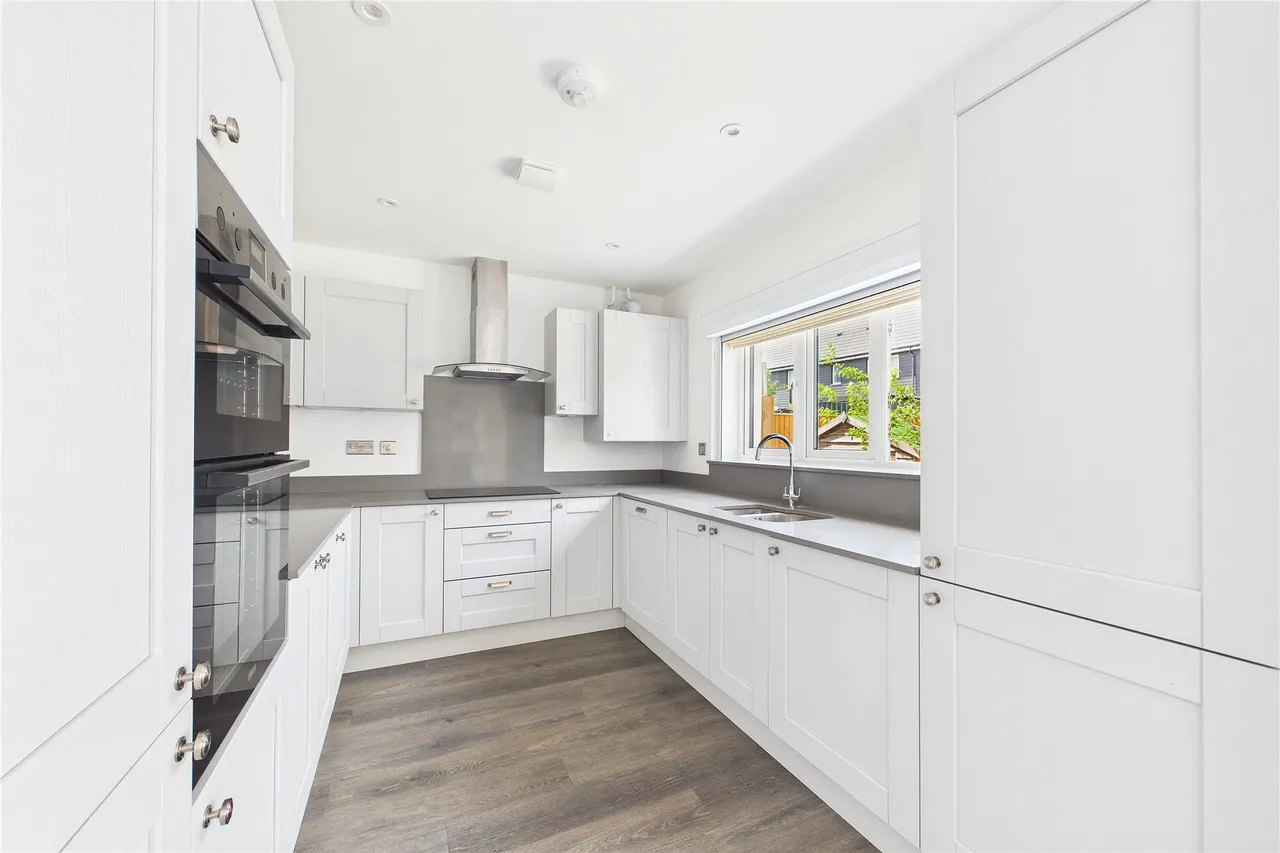 Lakeview Lane, Mytchett, GU16, photo 10