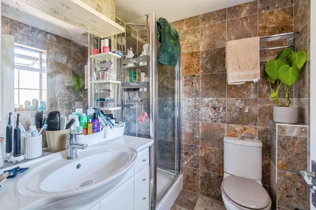 Sandpiper Gardens, Chippenham, photo 12