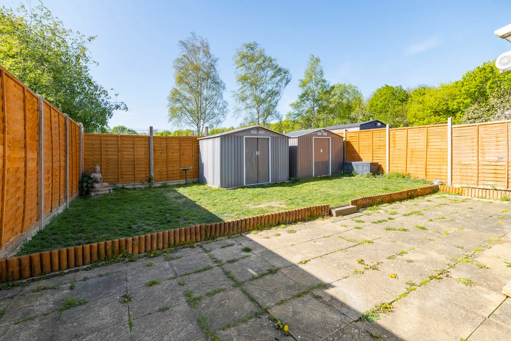 Sutherland Grove, Bletchley, MK3, photo 6