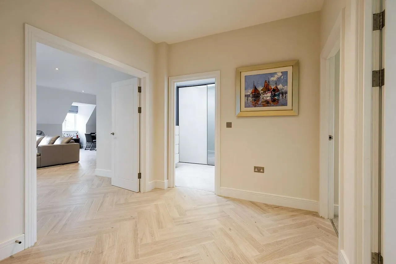 Epsom Road, Guildford, Surrey, GU1 2WL, photo 8