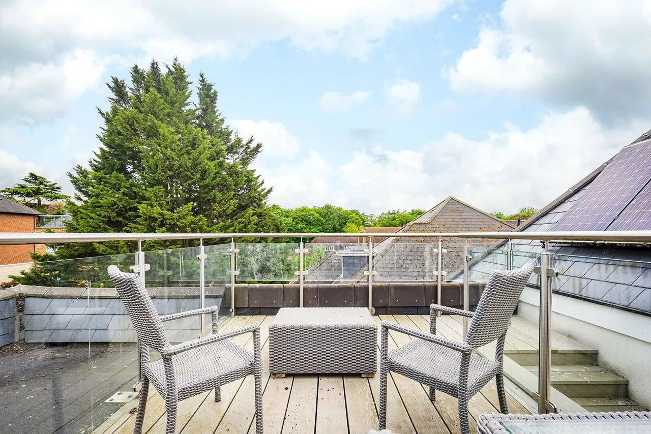Epsom Road, Guildford, Surrey, GU1 2WL, photo 5