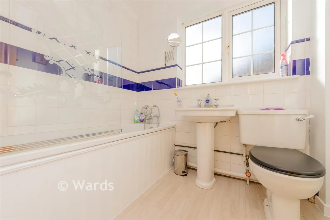 The Old Yews, Longfield, DA3, photo 10