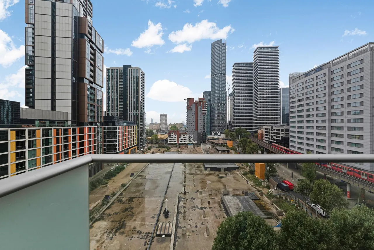Pan Peninsula, West Tower, E14, photo 12