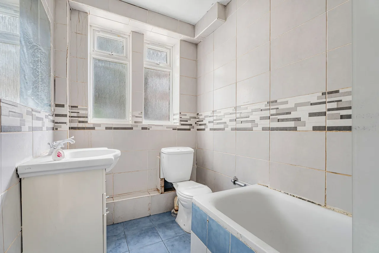 Hopton Road, London, SW16, photo 5