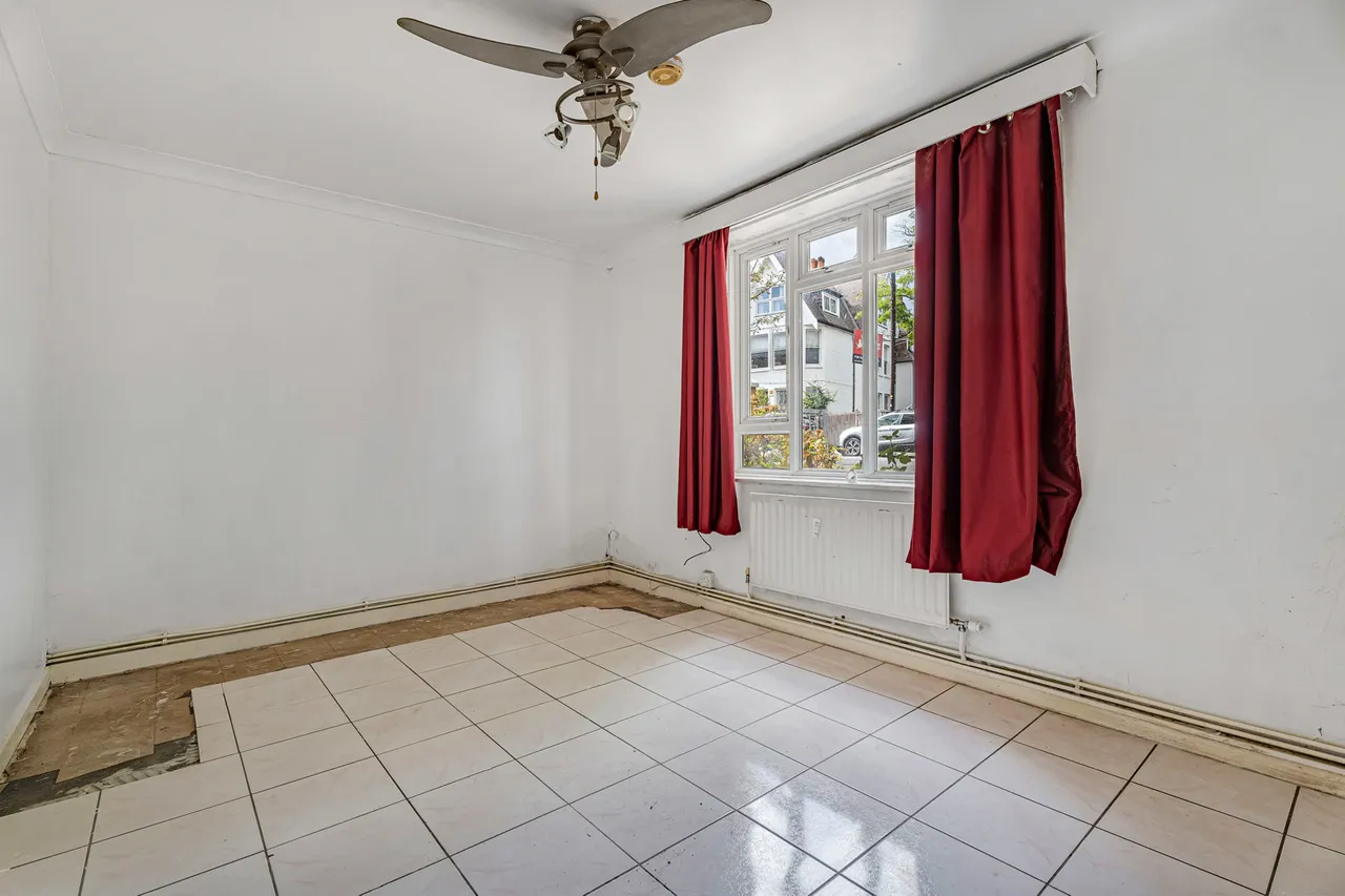 Hopton Road, London, SW16, photo 9