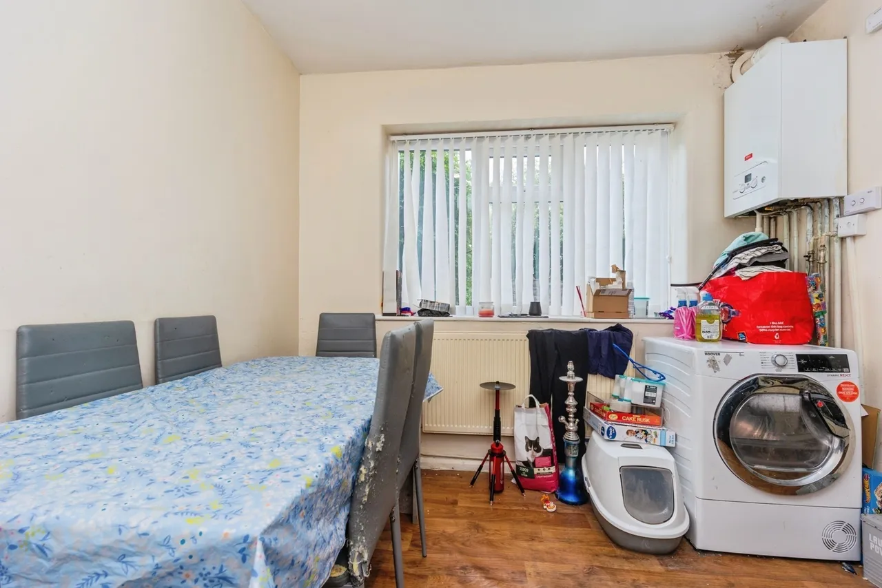 Neston Avenue, Sale, Greater Manchester, M33, photo 10