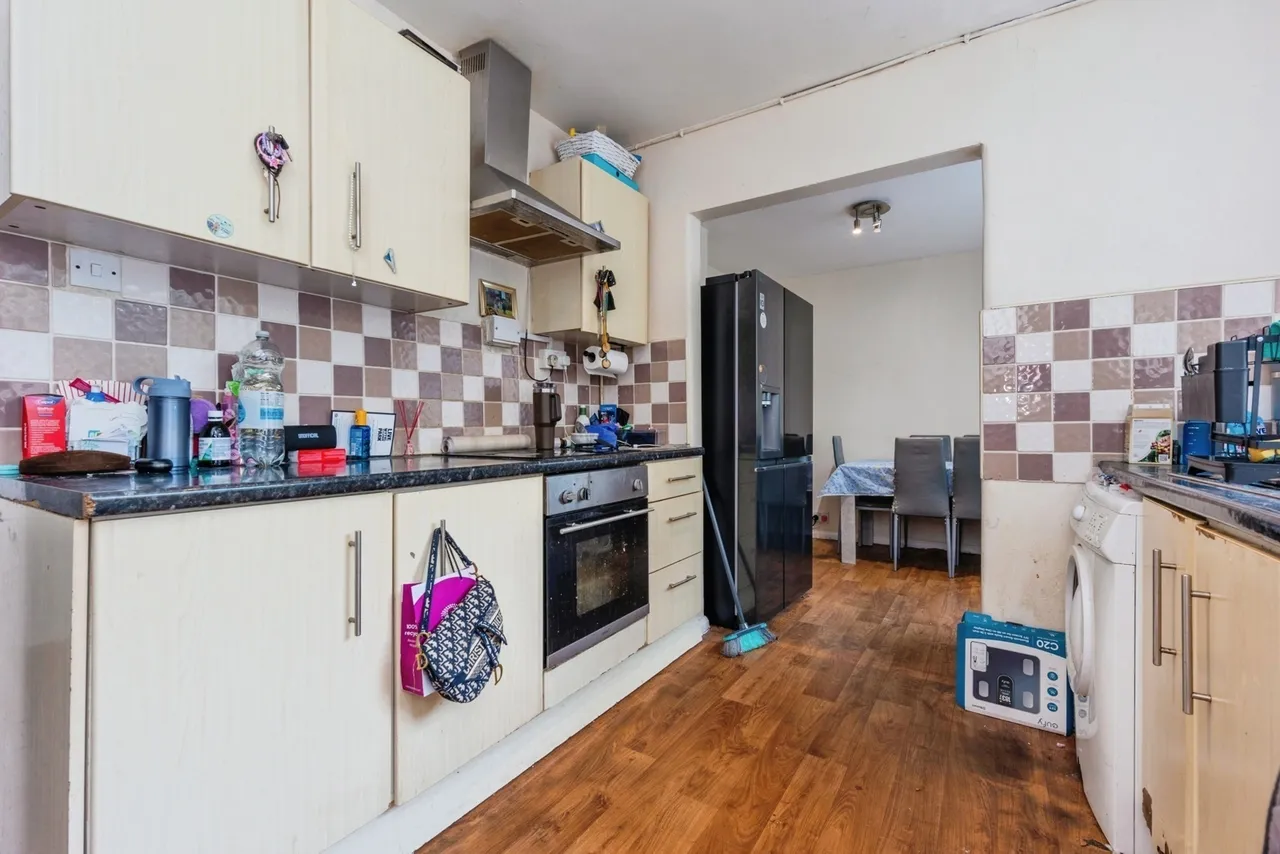 Neston Avenue, Sale, Greater Manchester, M33, photo 6