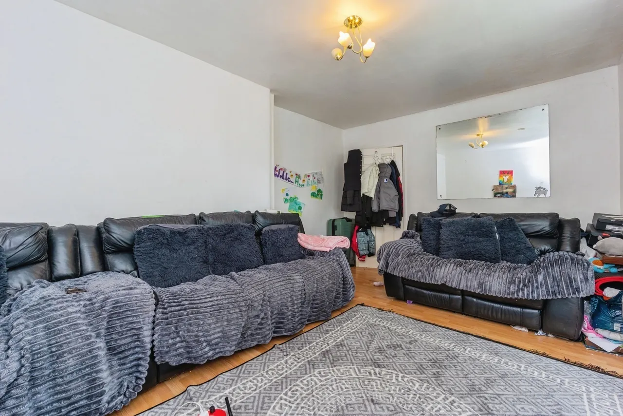 Neston Avenue, Sale, Greater Manchester, M33, photo 4